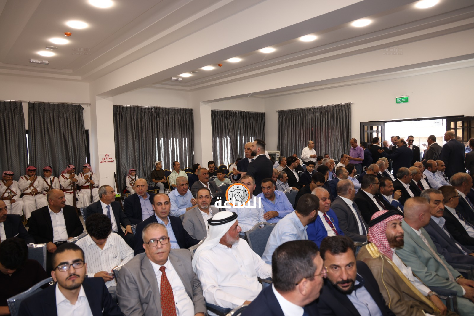 Madar Al-Saa Images 0.8599608638319909
