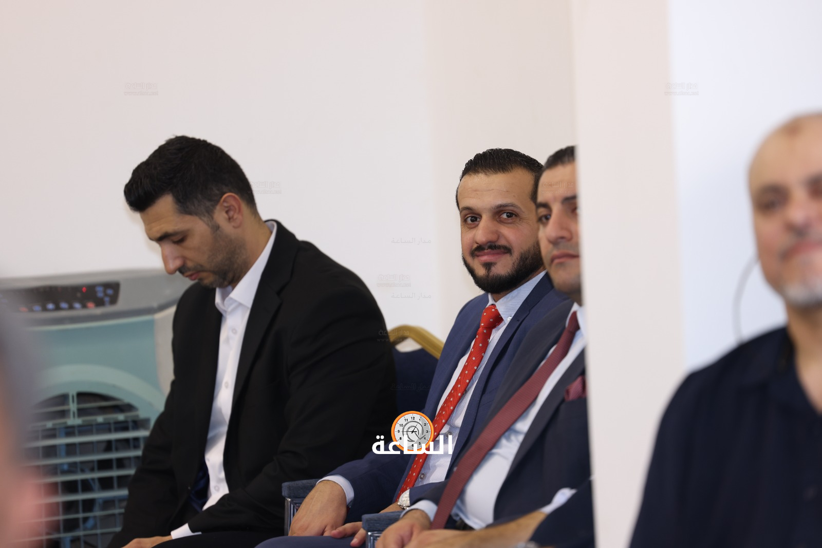 Madar Al-Saa Images 0.04212397065997131