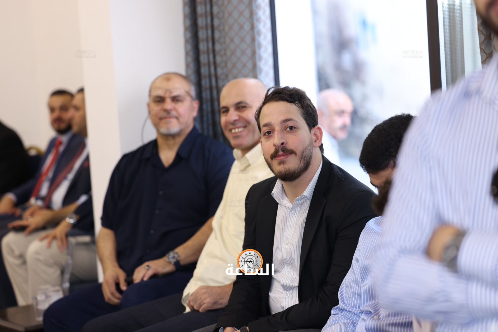 Madar Al-Saa Images 0.9397154339338254