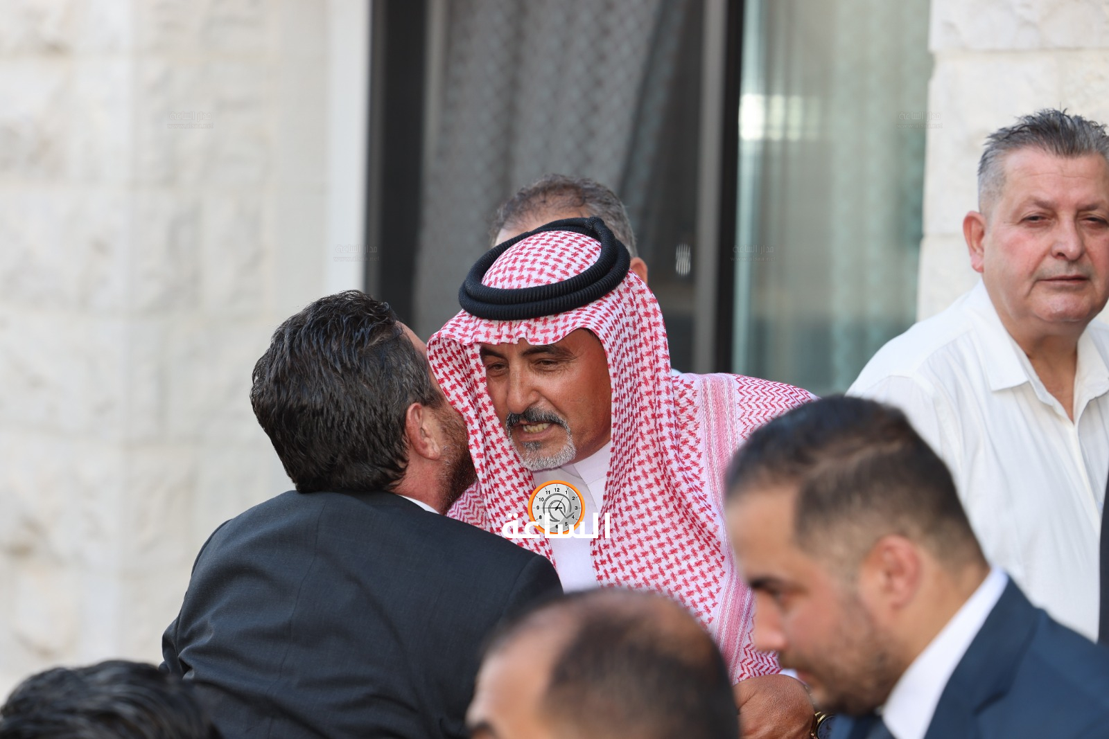 Madar Al-Saa Images 0.3718146425316141