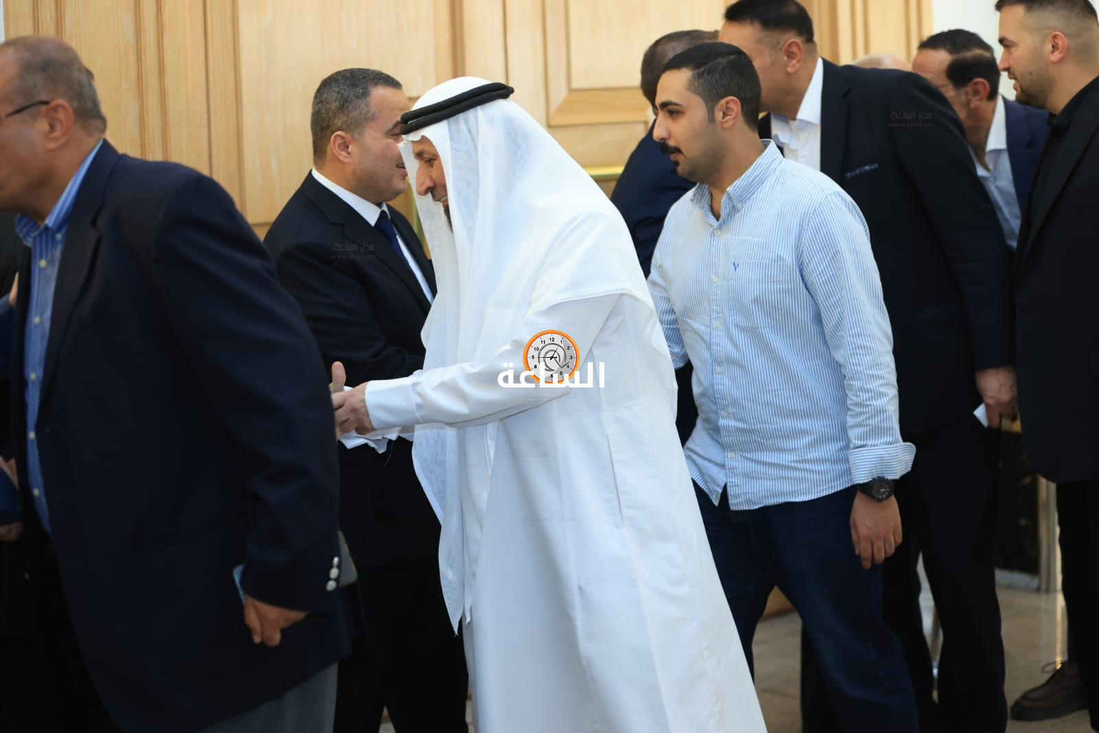 Madar Al-Saa Images 0.4297380379224659