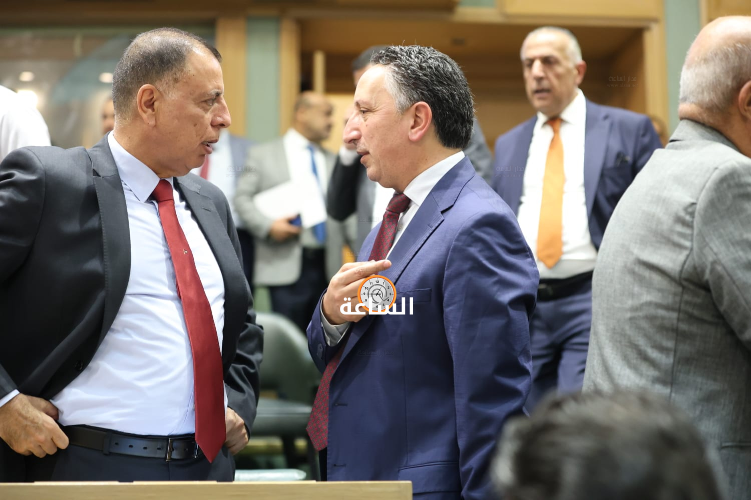 Madar Al-Saa Images 0.370922489718442