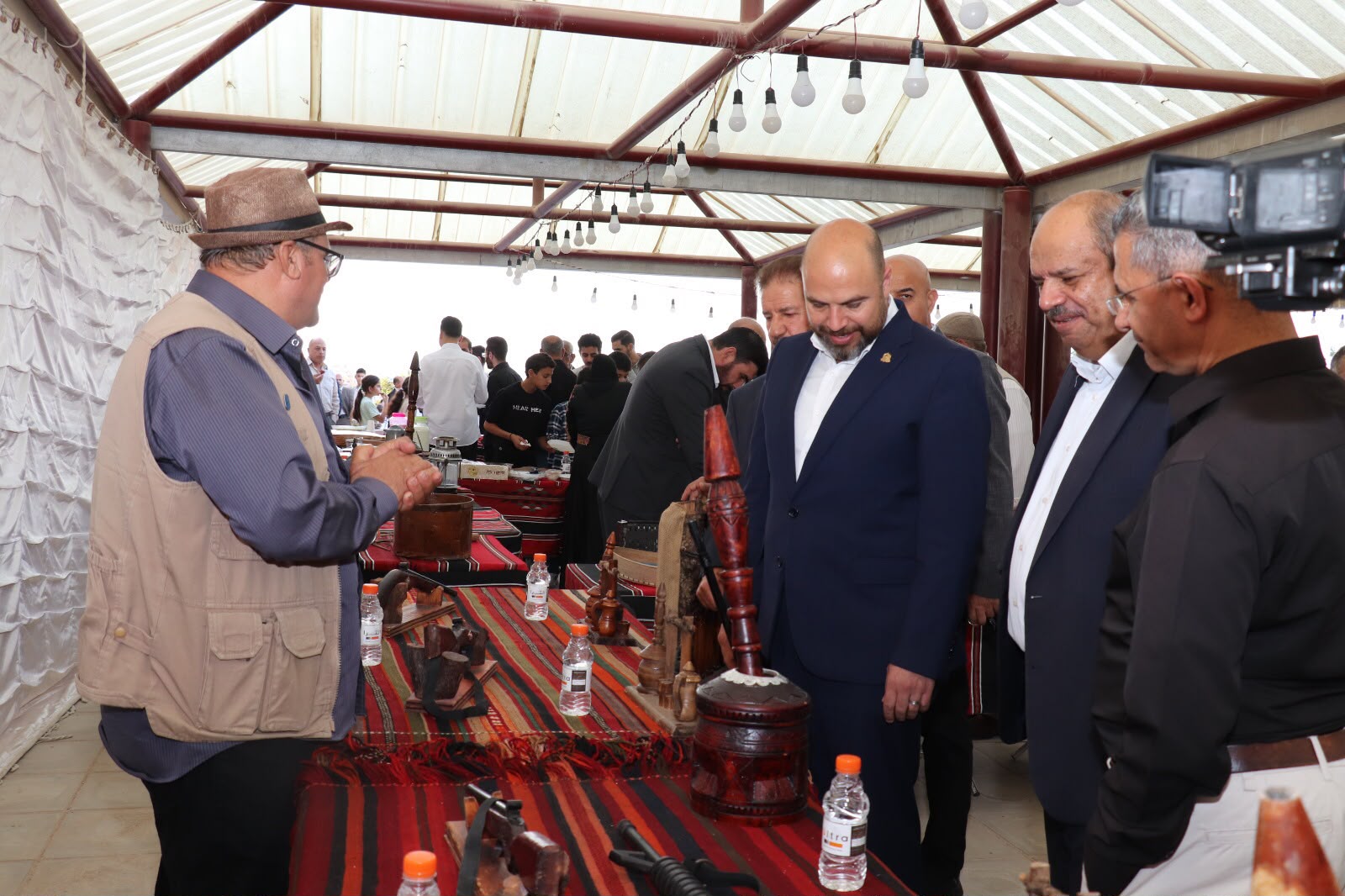 Madar Al-Saa Images 0.31989724490075067