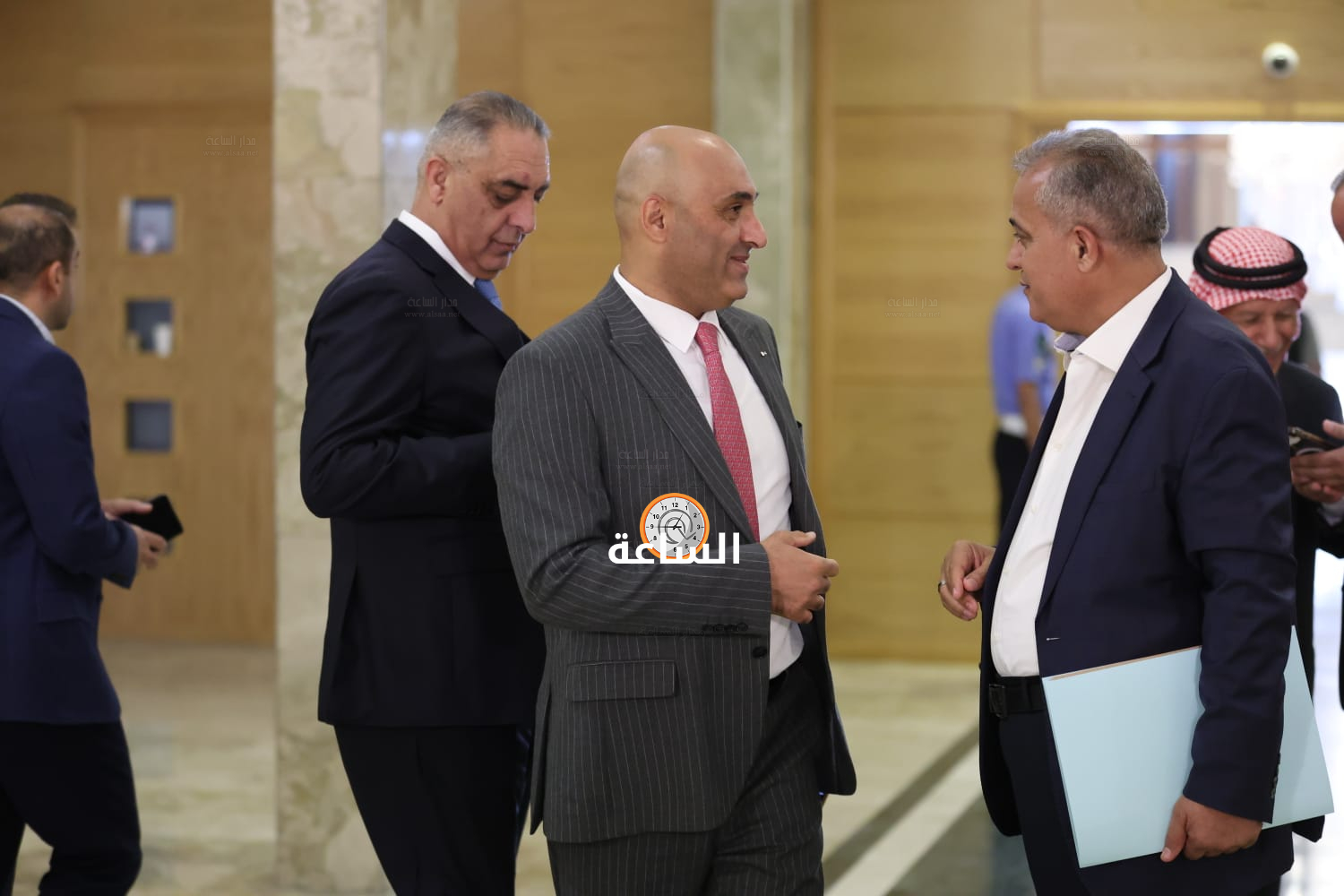 Madar Al-Saa Images 0.43901491494428746