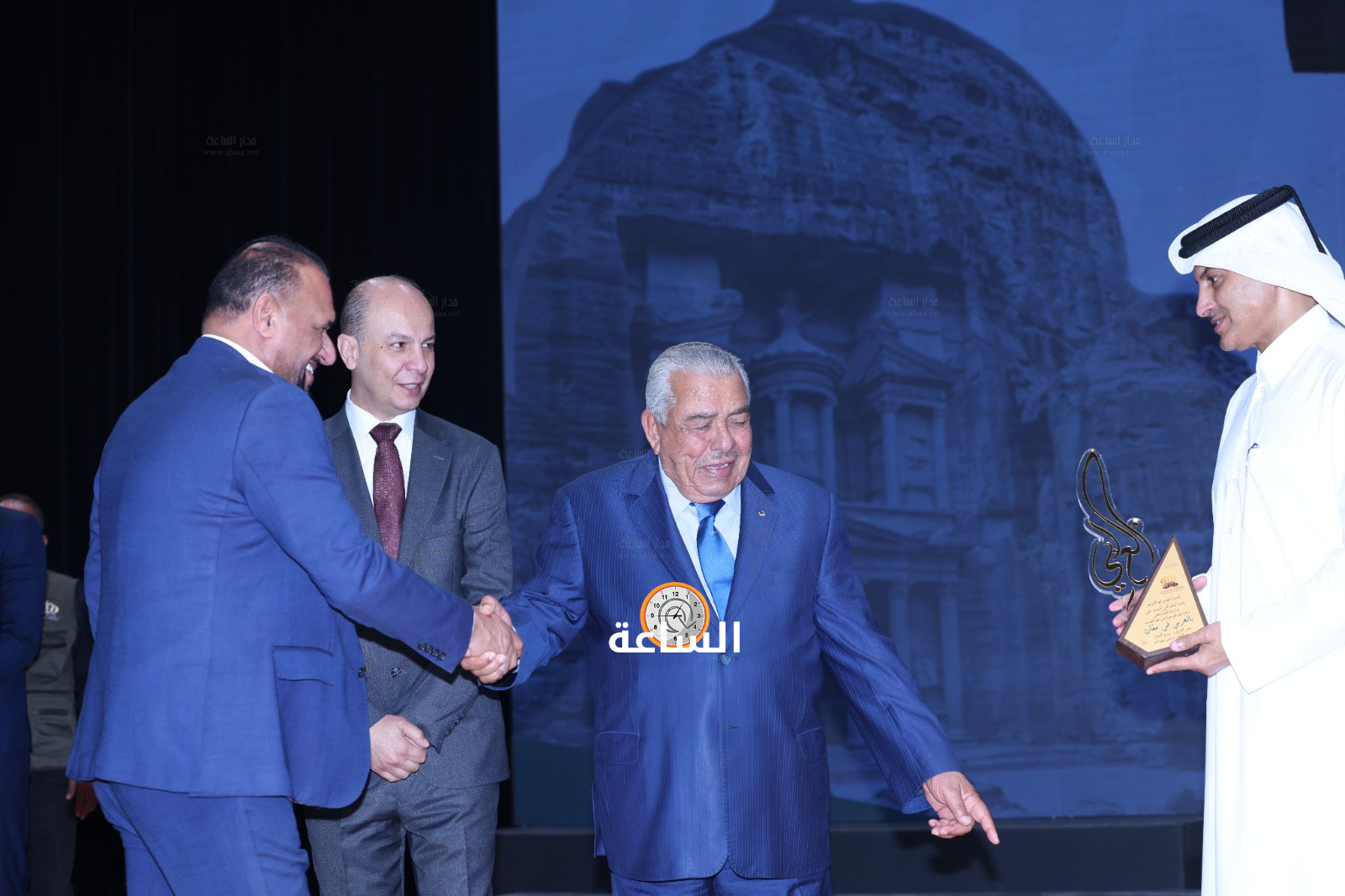 Madar Al-Saa Images 0.6316204079616227
