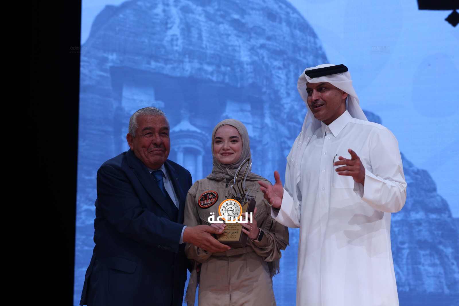 Madar Al-Saa Images 0.6168954337115599