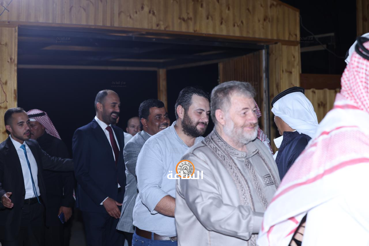 Madar Al-Saa Images 0.6108545939762966