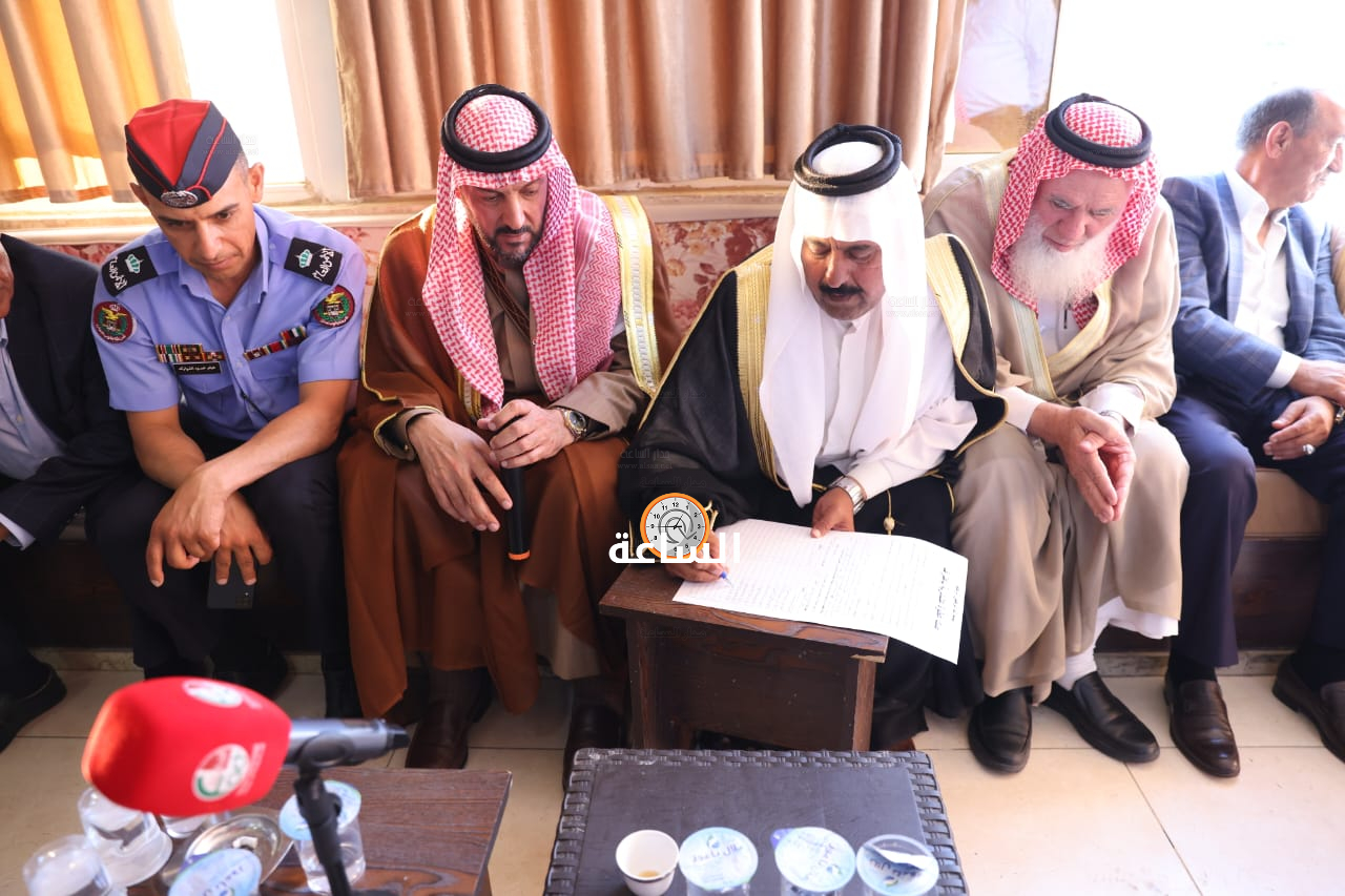 Madar Al-Saa Images 0.42158493513825357