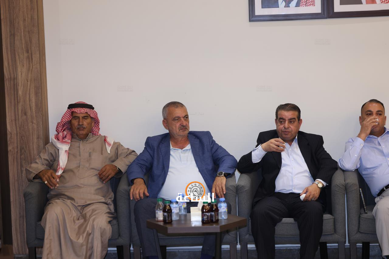 Madar Al-Saa Images 0.43393170114944135