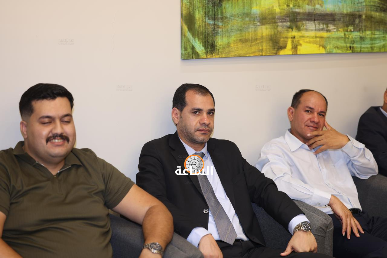 Madar Al-Saa Images 0.3515019842366416