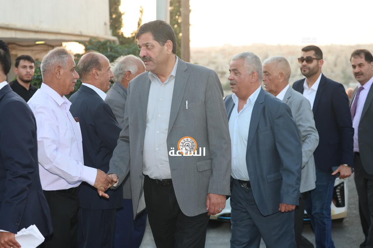 Madar Al-Saa Images 0.27837032973363185