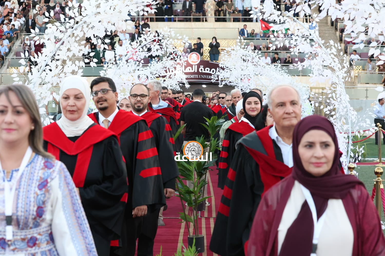 Madar Al-Saa Images 0.9308078797965563