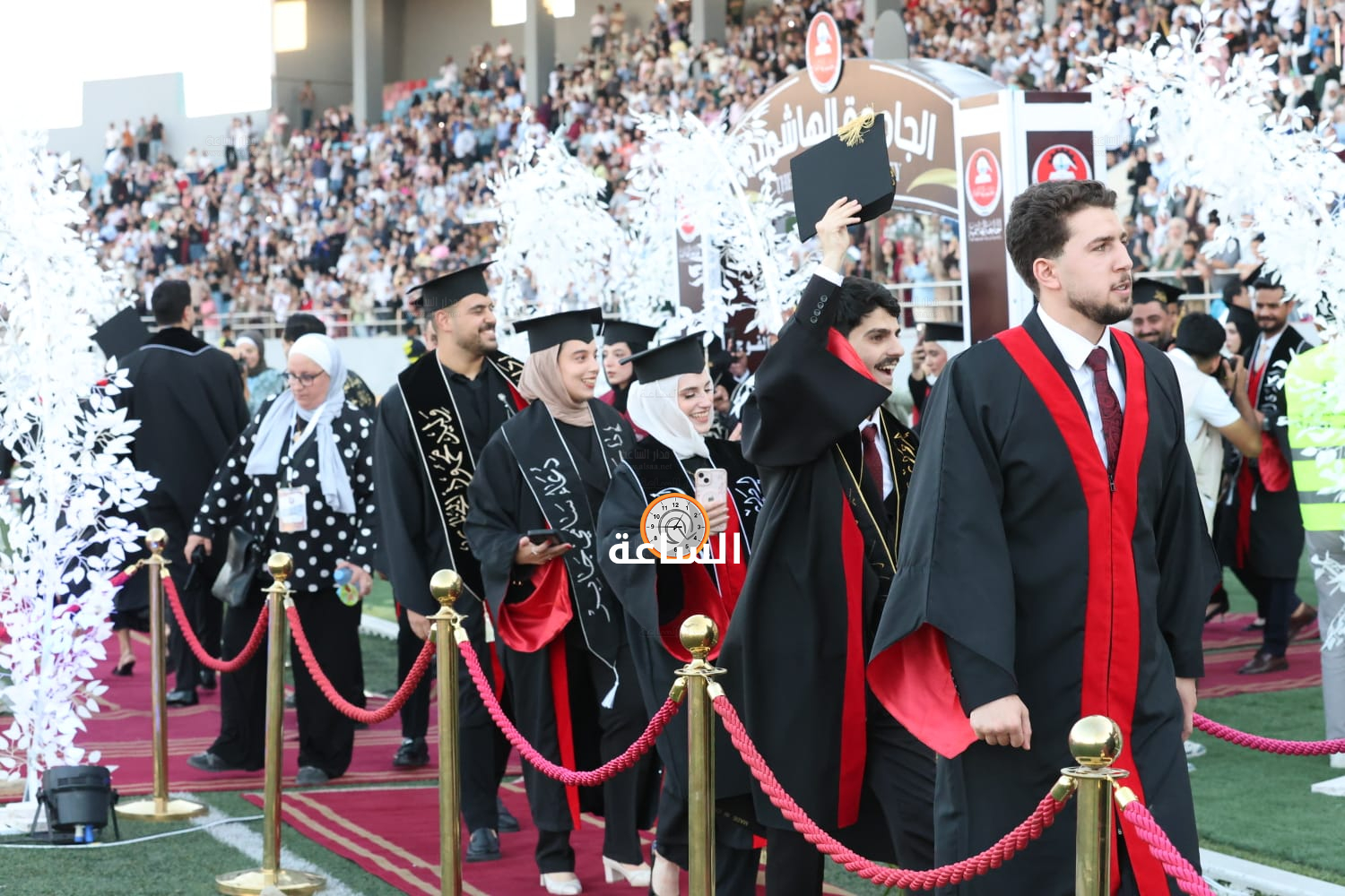 Madar Al-Saa Images 0.41693971431643895