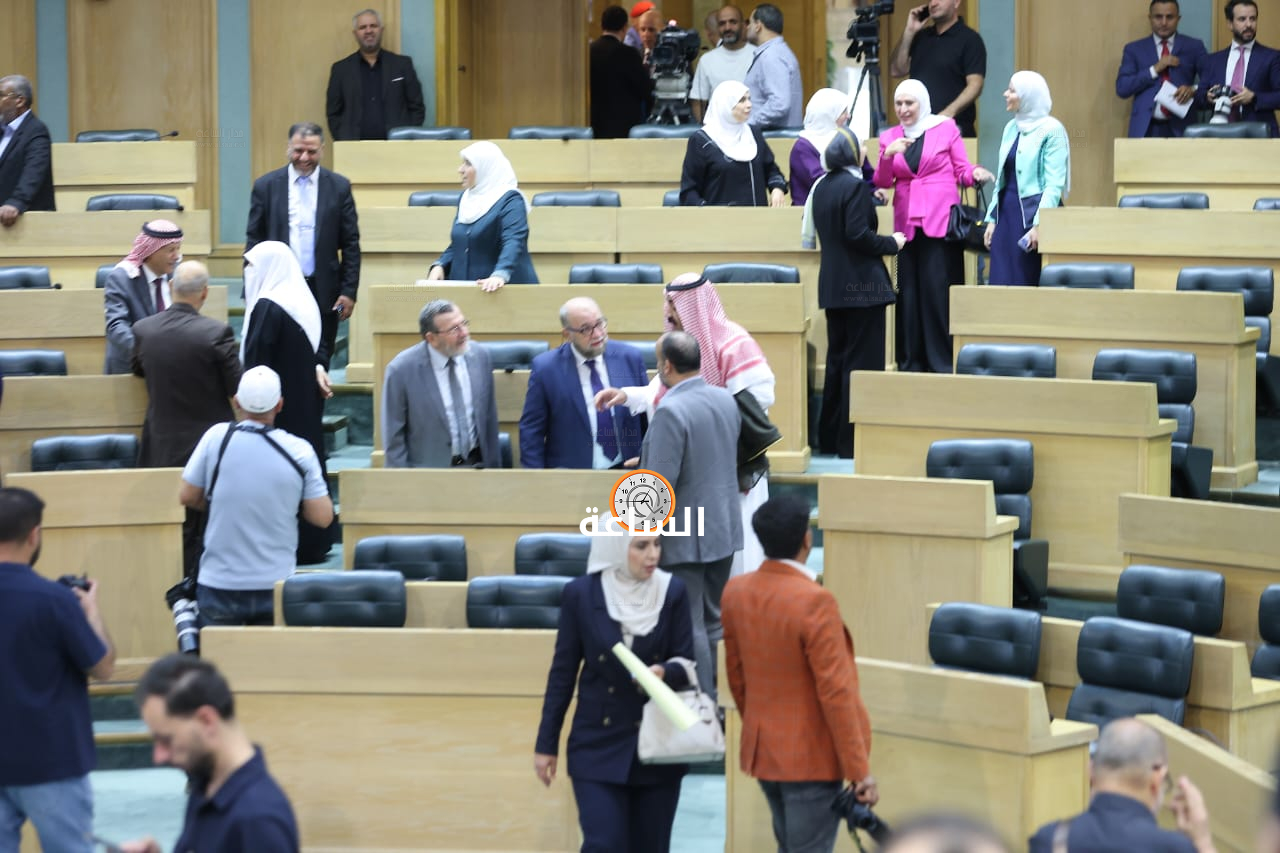 Madar Al-Saa Images 0.512561908274357
