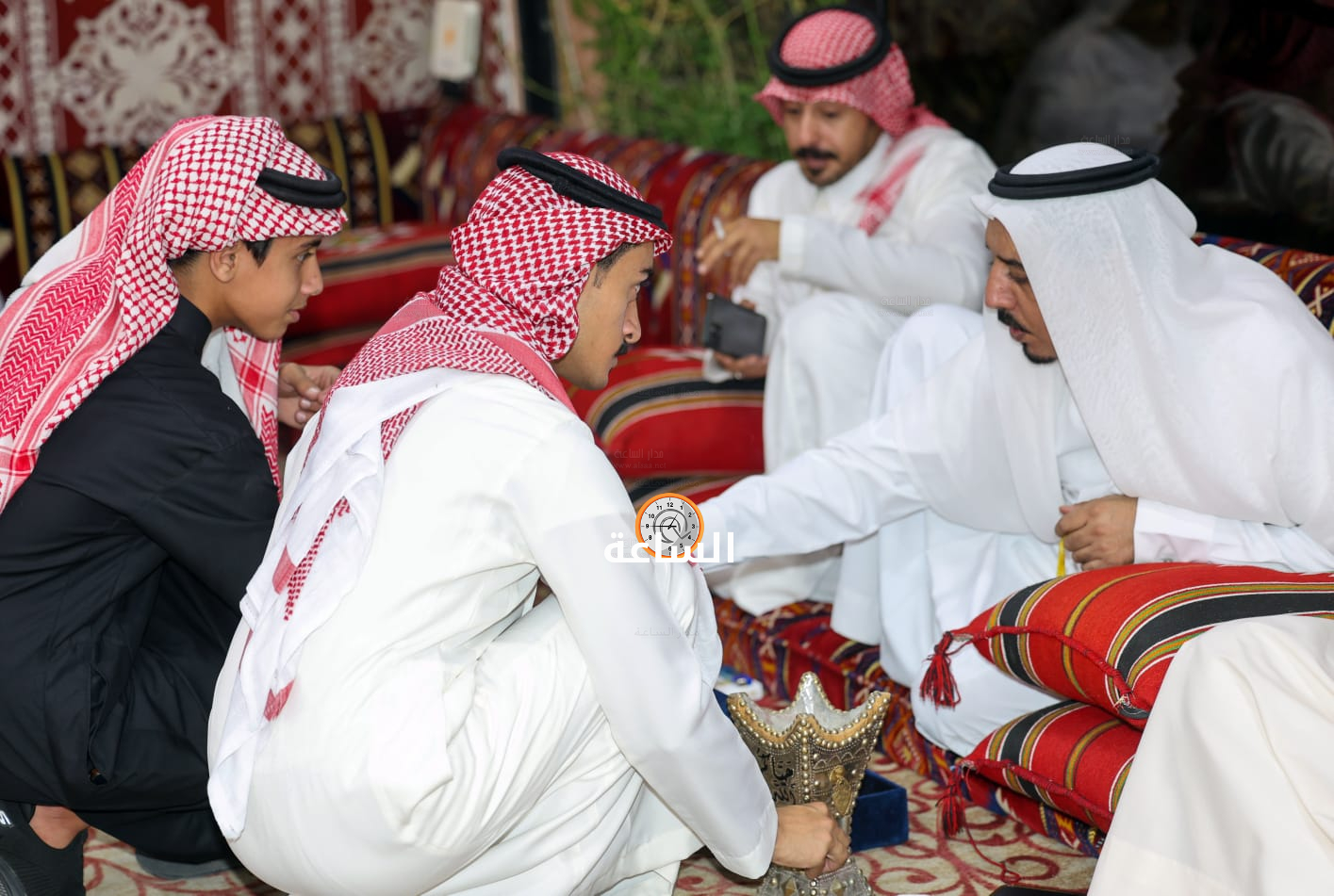 Madar Al-Saa Images 0.40548612836820197