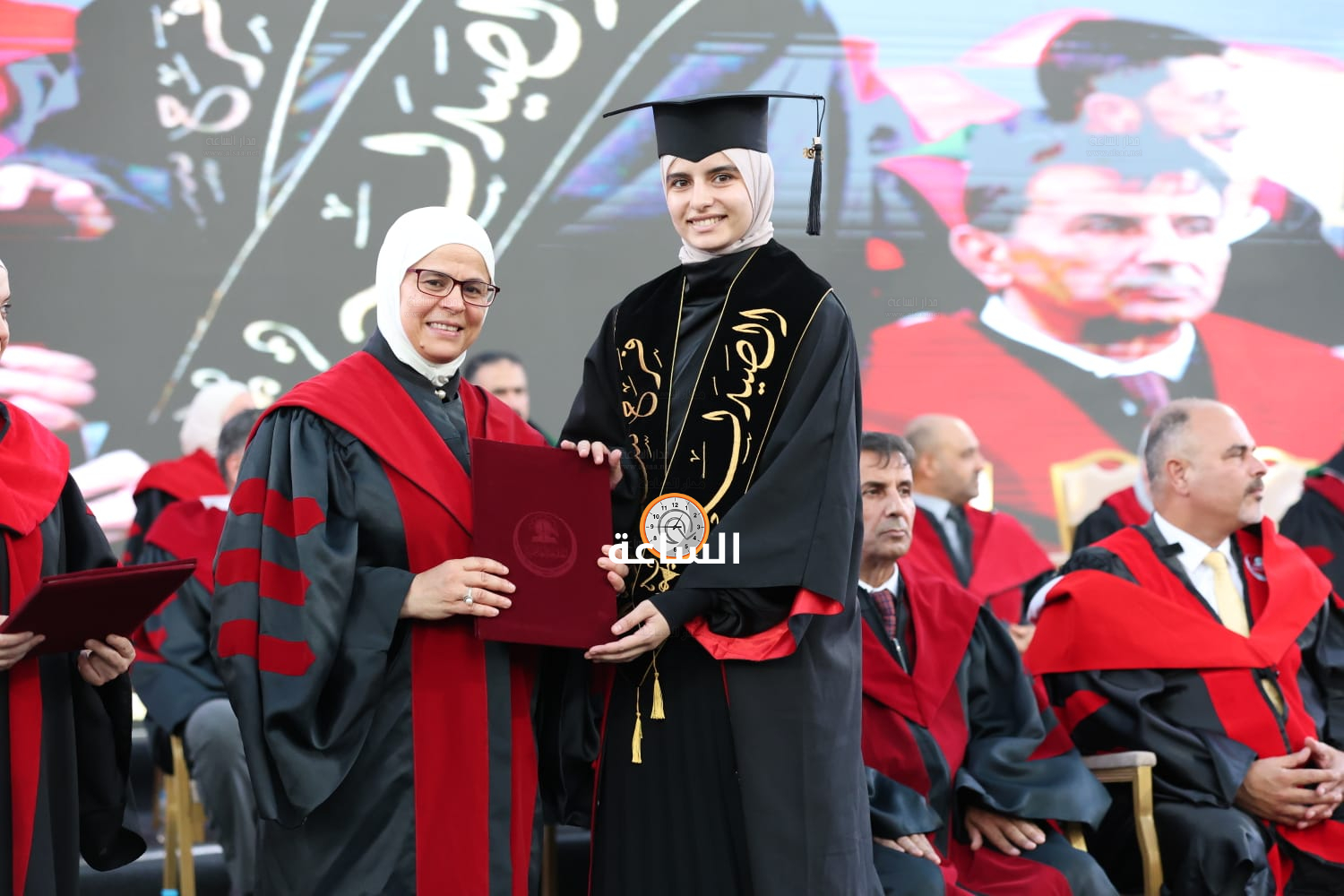 Madar Al-Saa Images 0.9071645444259138
