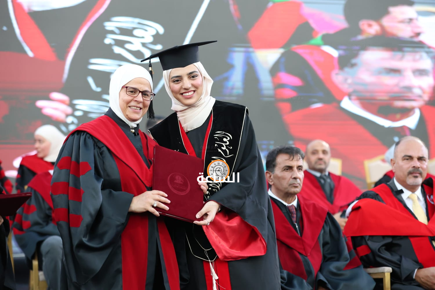 Madar Al-Saa Images 0.017635670971192896