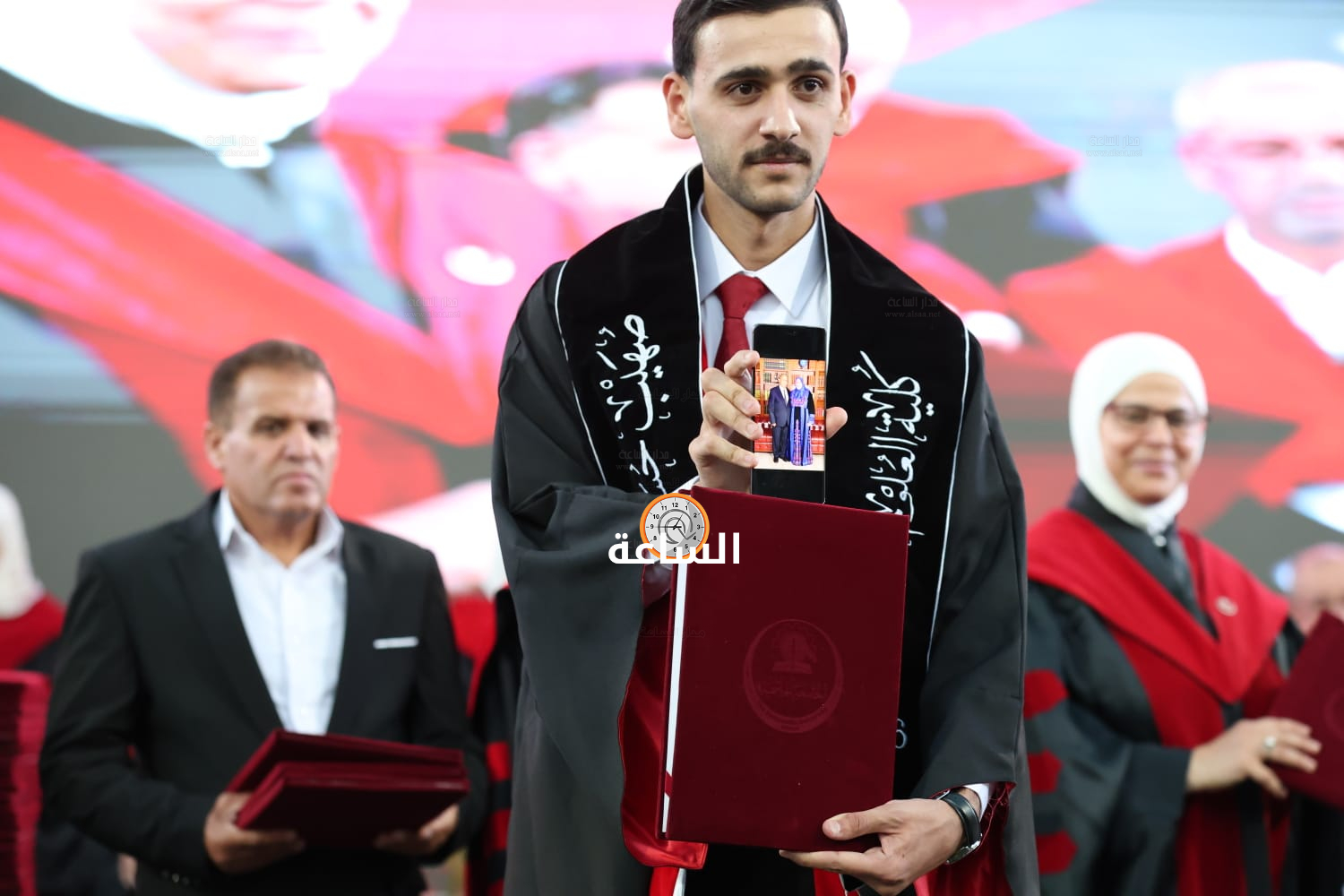 Madar Al-Saa Images 0.8591149434494255