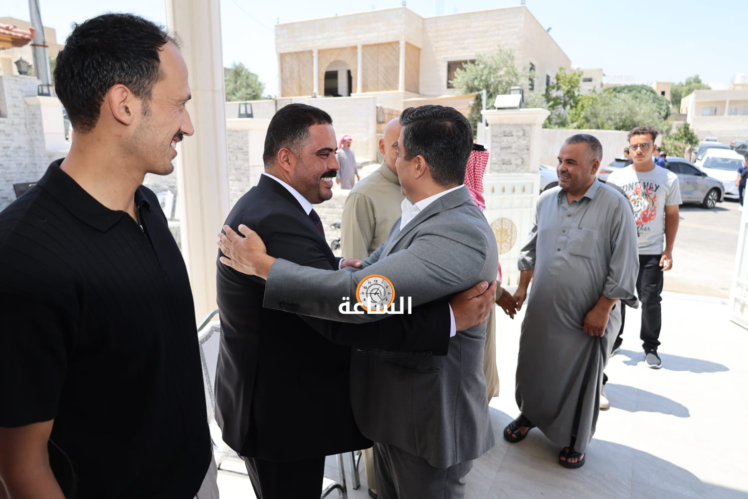 Madar Al-Saa Images 0.6659999890177518