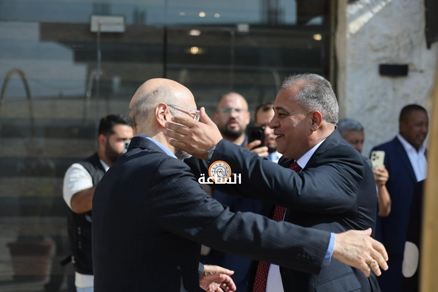 Madar Al-Saa Images 0.9469687307242372