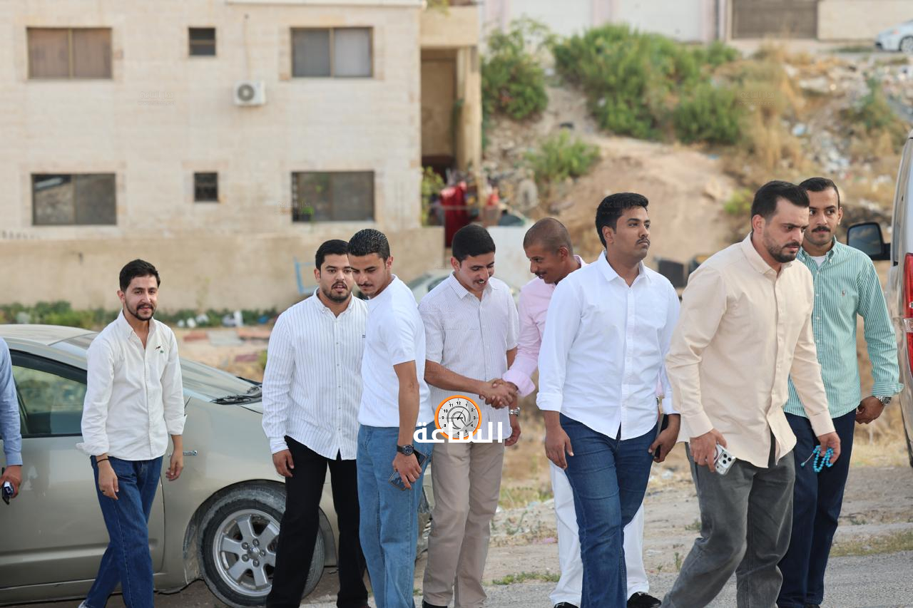 Madar Al-Saa Images 0.8843131704014678