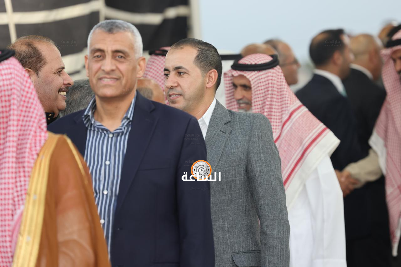 Madar Al-Saa Images 0.46768671815432183