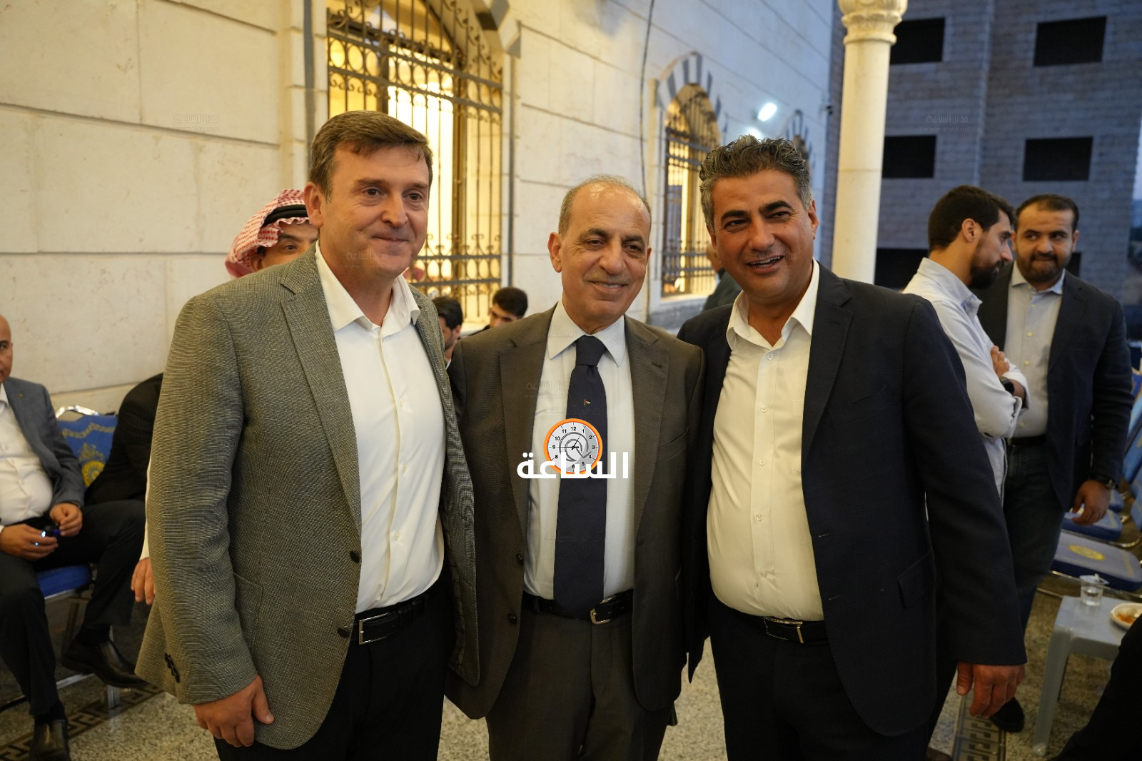 Madar Al-Saa Images 0.41365557867337477