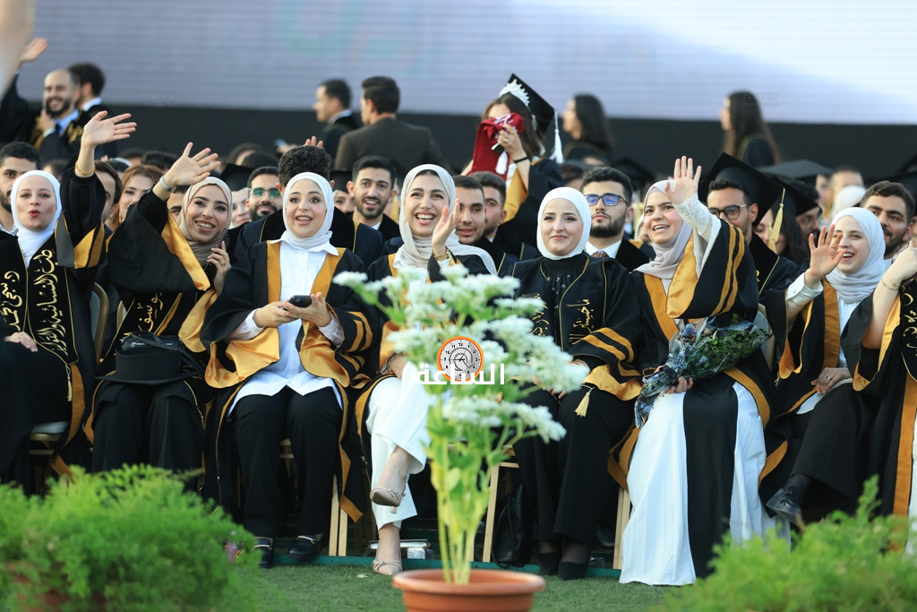 Madar Al-Saa Images 0.7883198215585872