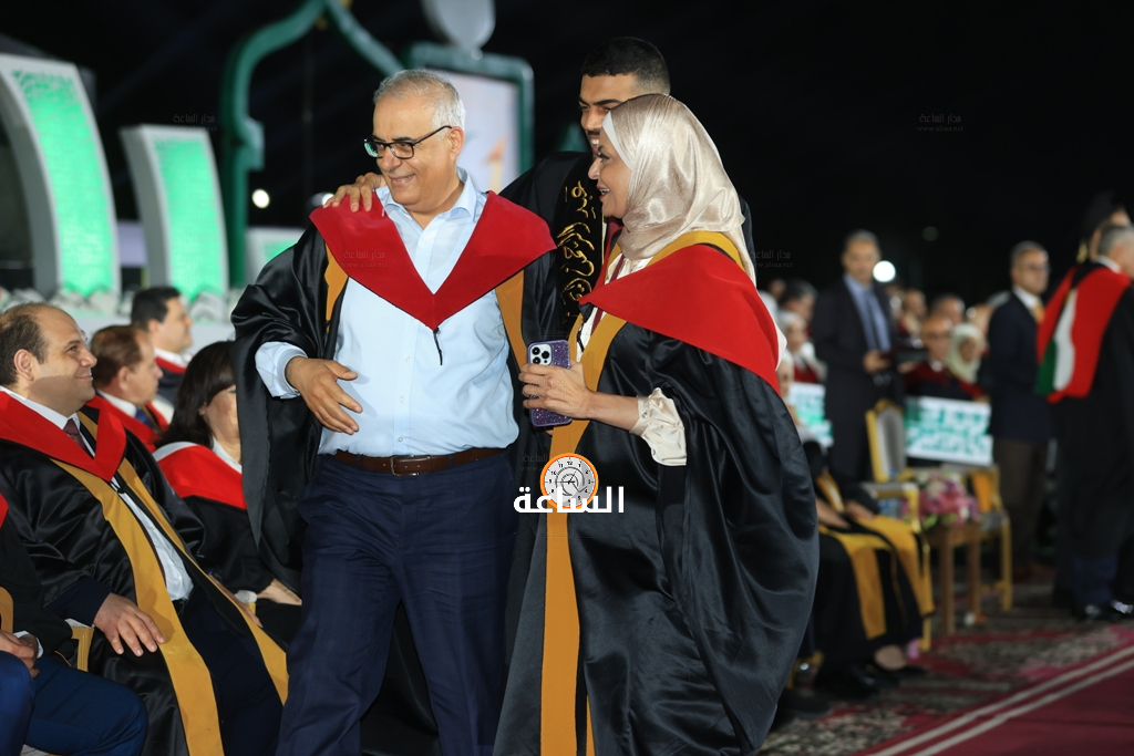 Madar Al-Saa Images 0.3773848053659066