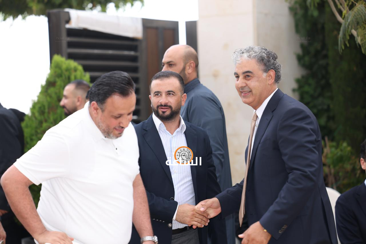 Madar Al-Saa Images 0.4874717417339769