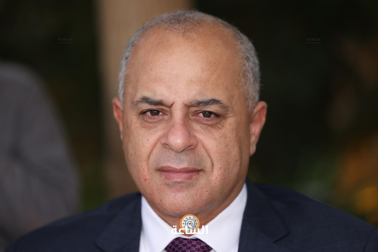 Madar Al-Saa Images 0.8588749703113235