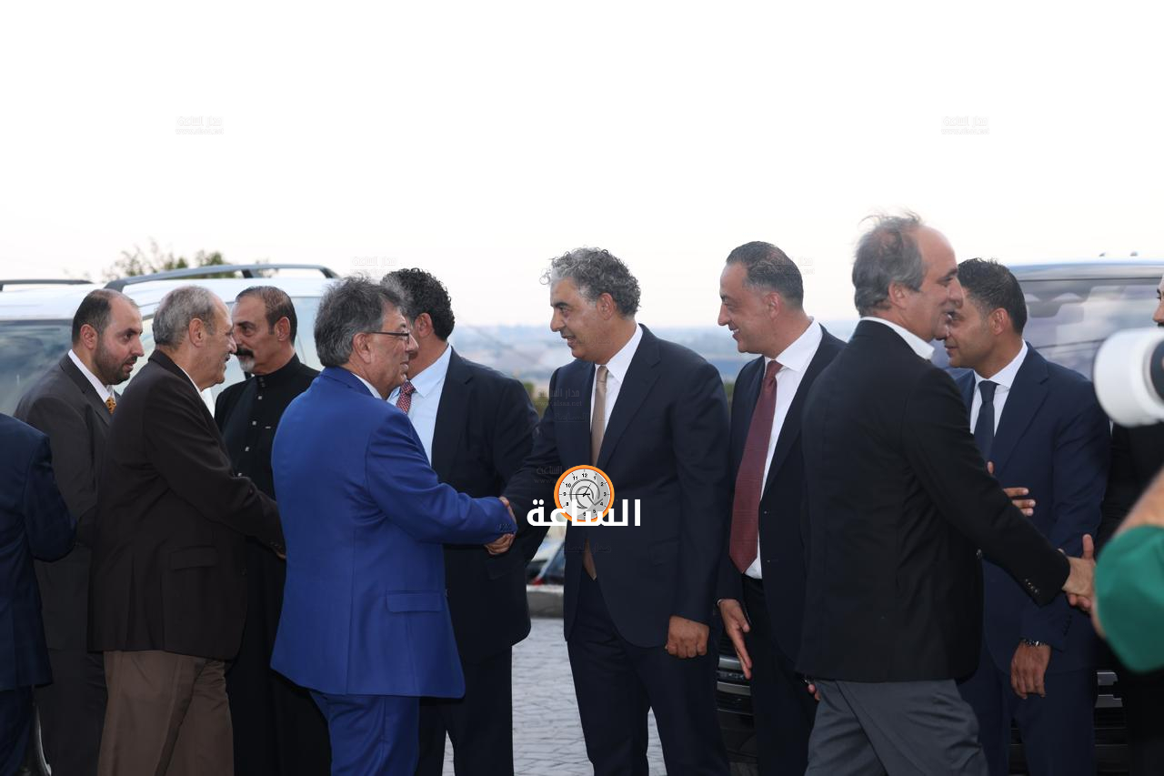 Madar Al-Saa Images 0.3816666496631439