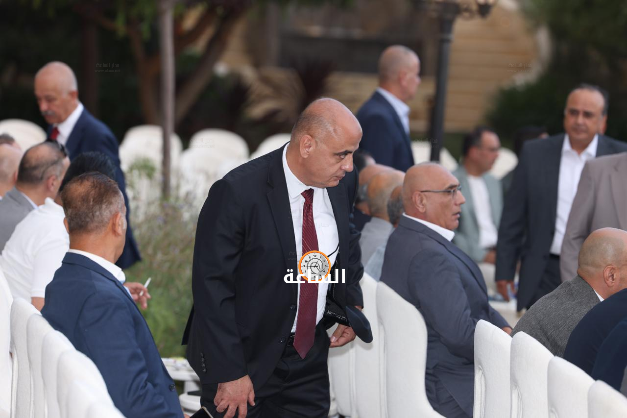 Madar Al-Saa Images 0.25536080459594346