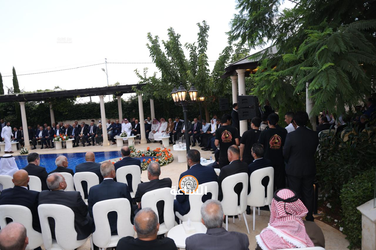 Madar Al-Saa Images 0.7713585556053418