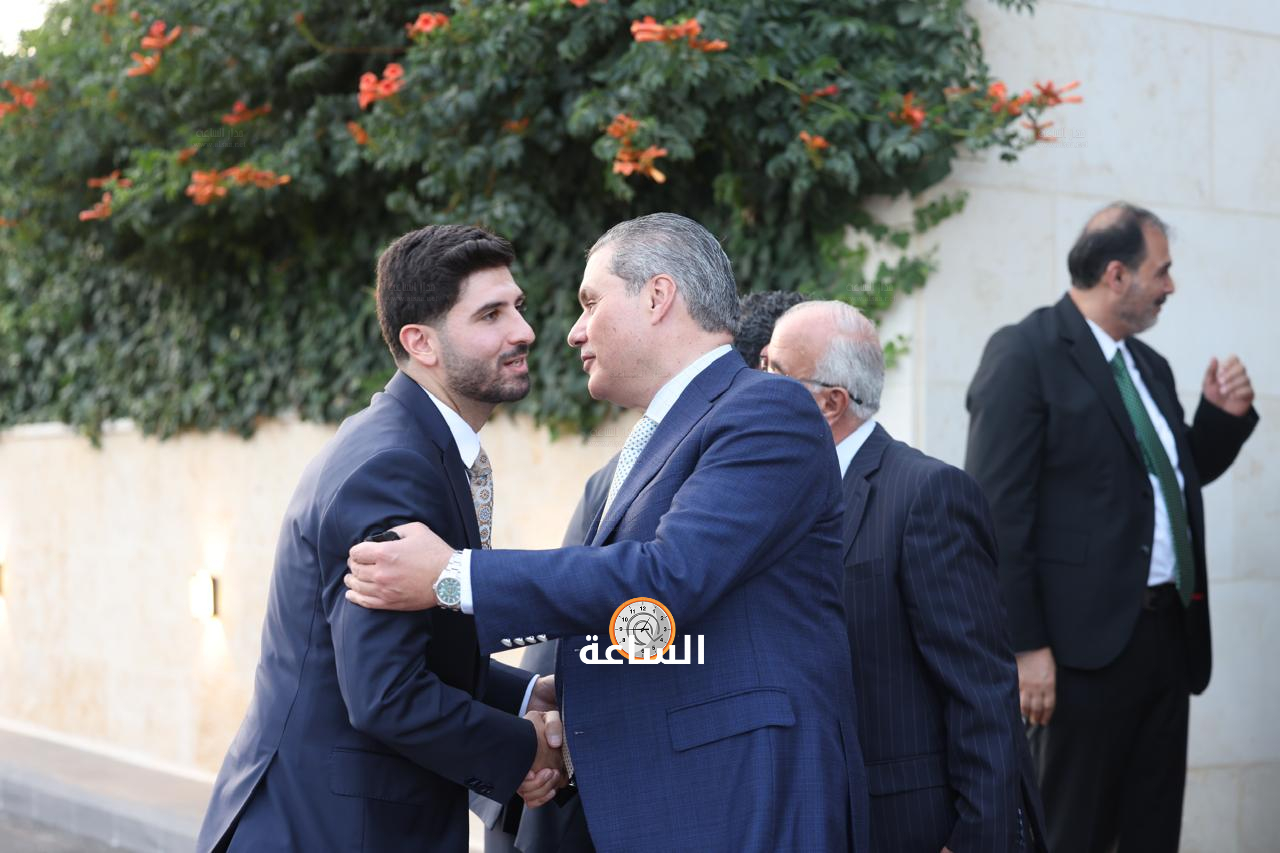 Madar Al-Saa Images 0.14328195404136324