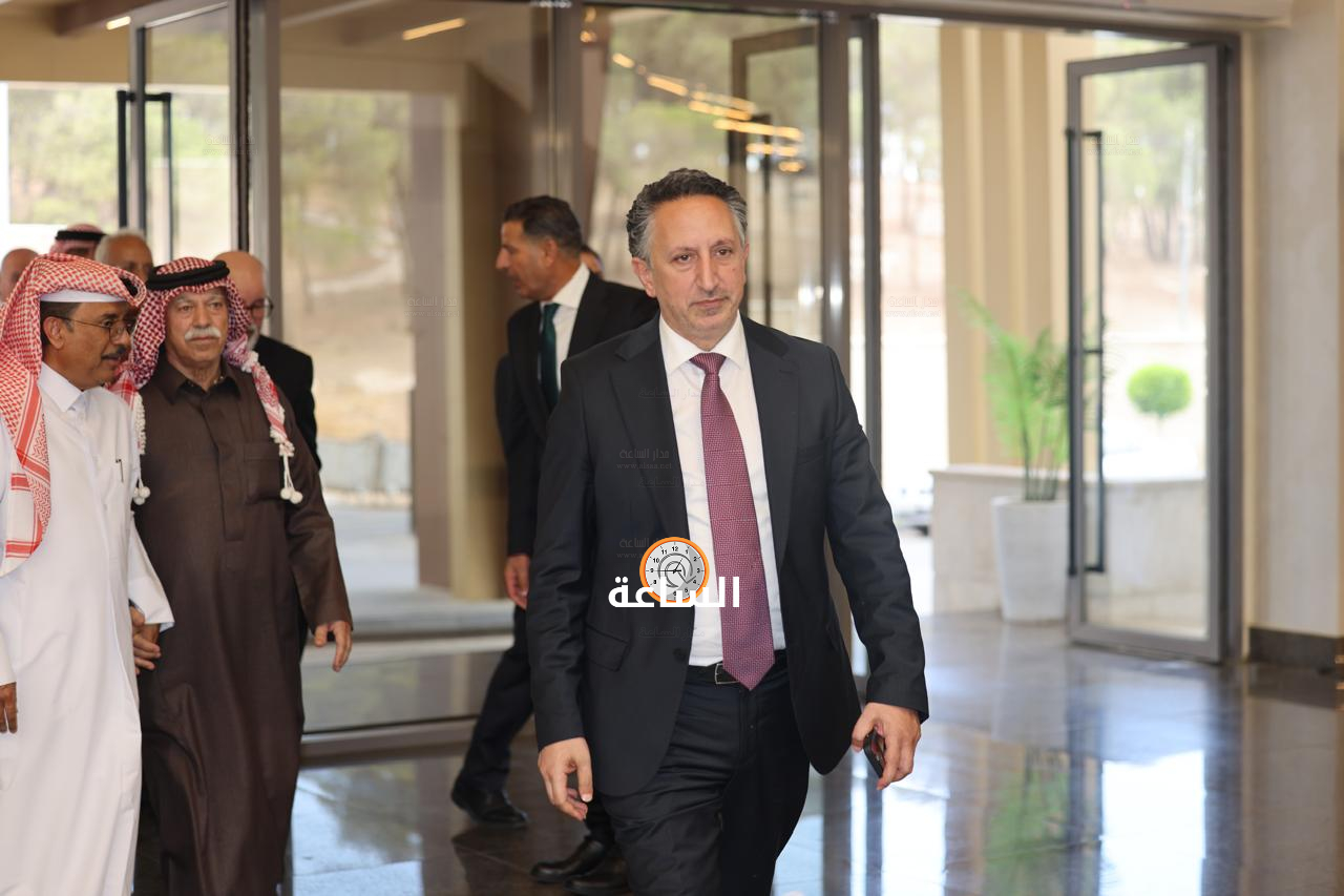 Madar Al-Saa Images 0.3738051729261326