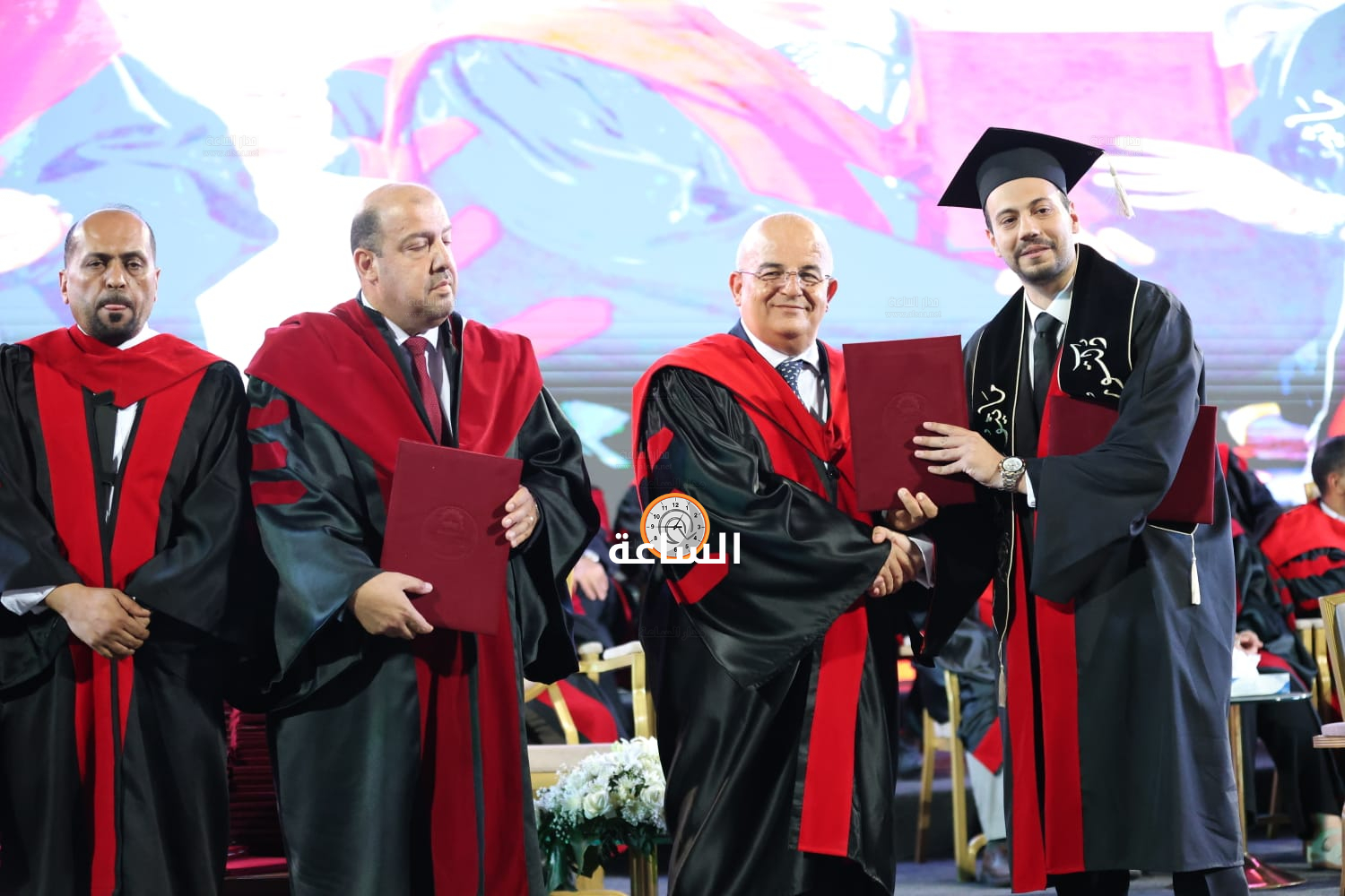 Madar Al-Saa Images 0.336469052782881