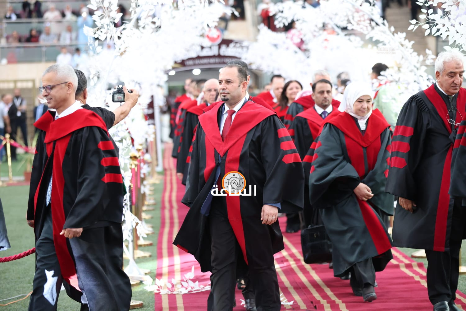 Madar Al-Saa Images 0.814065312354084