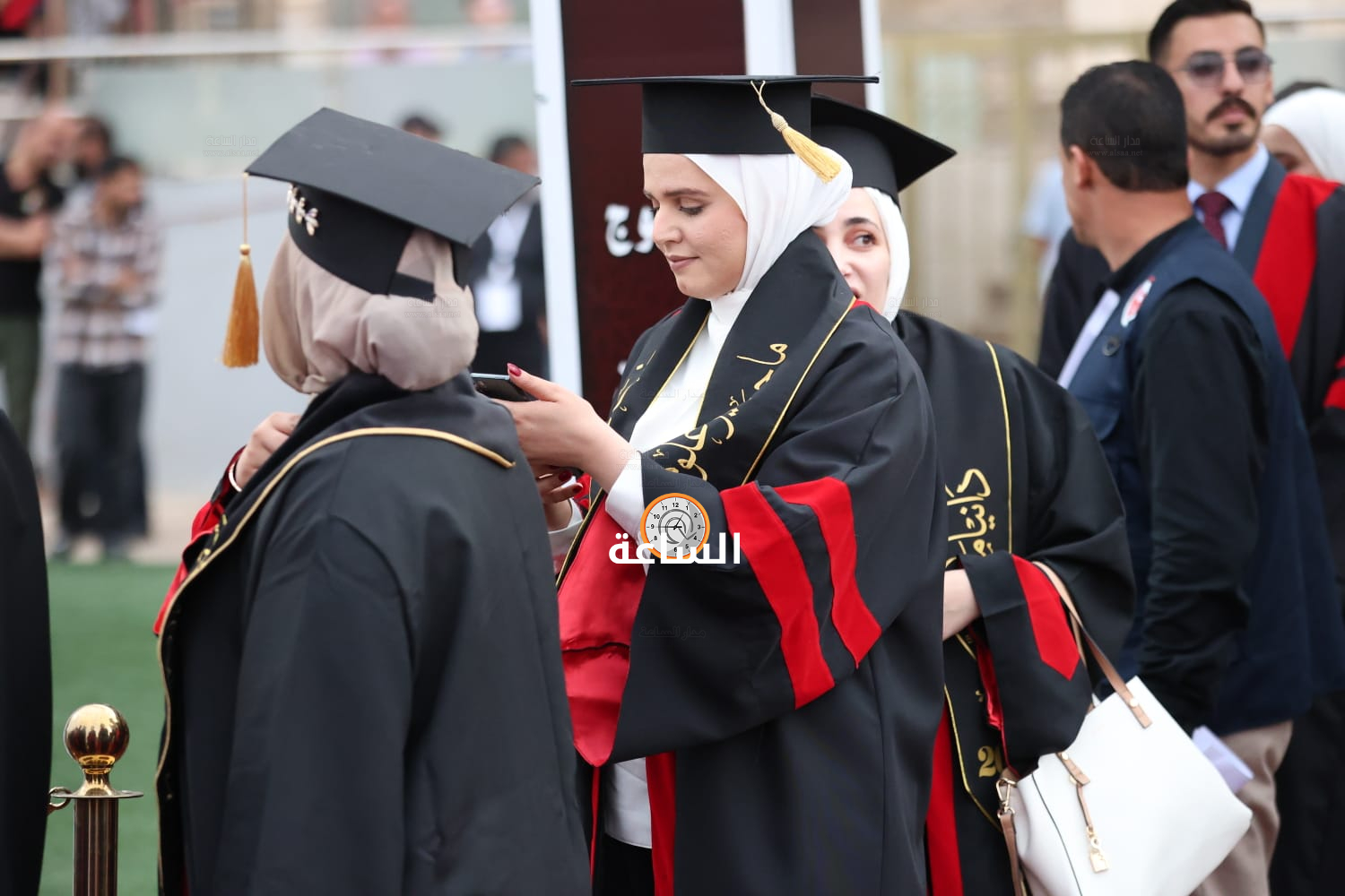 Madar Al-Saa Images 0.4430546188889686