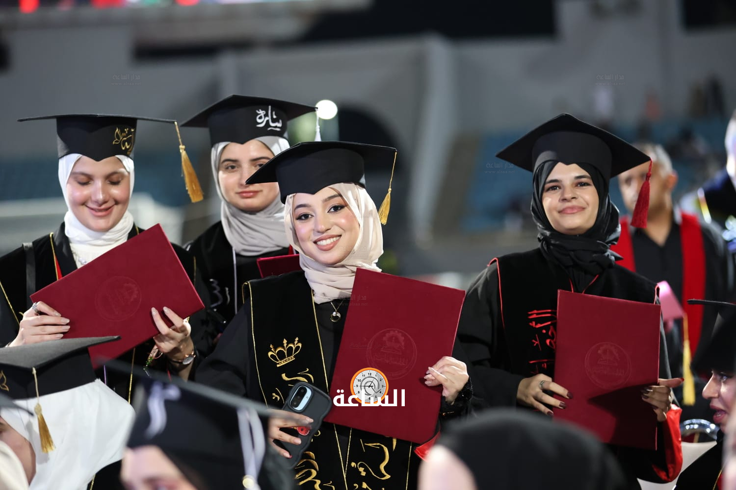Madar Al-Saa Images 0.37427546902854847