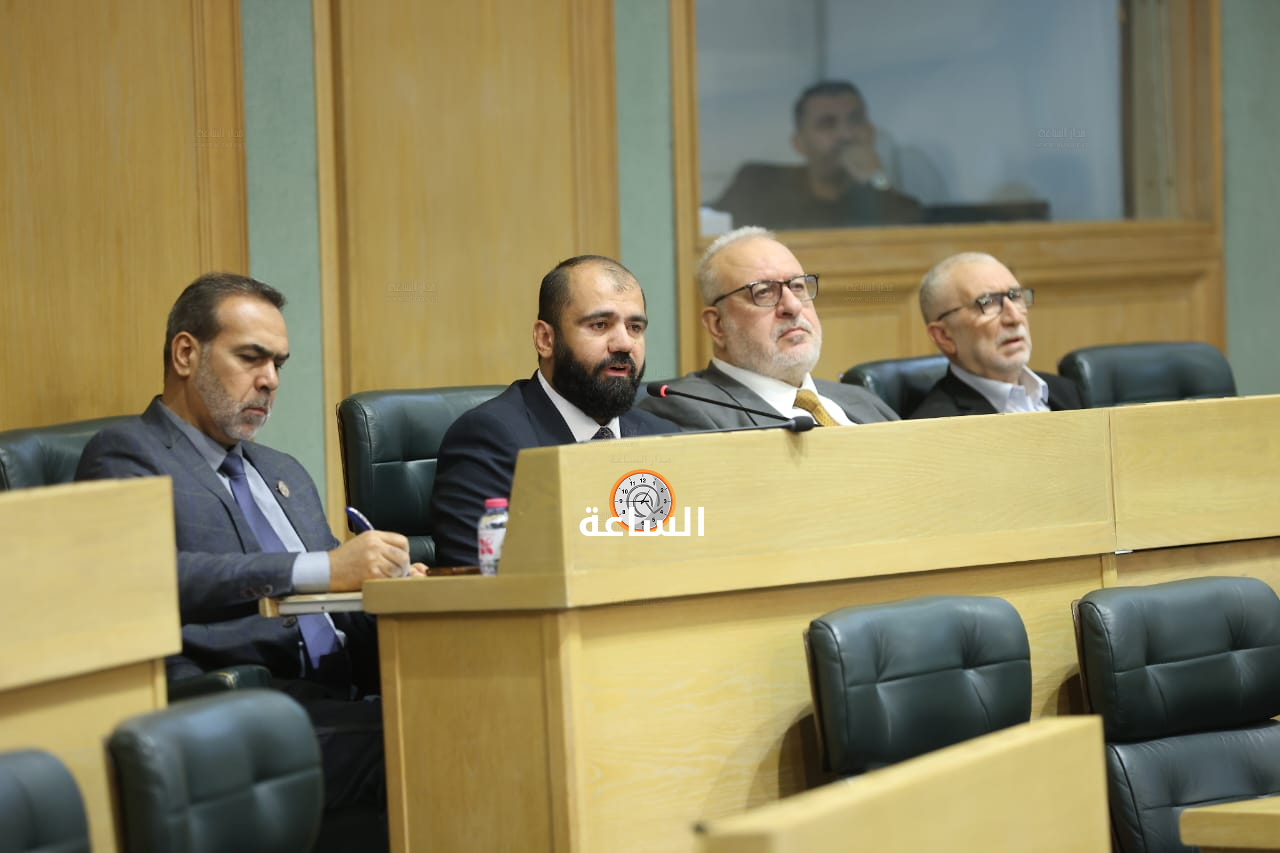 Madar Al-Saa Images 0.48137941157446384