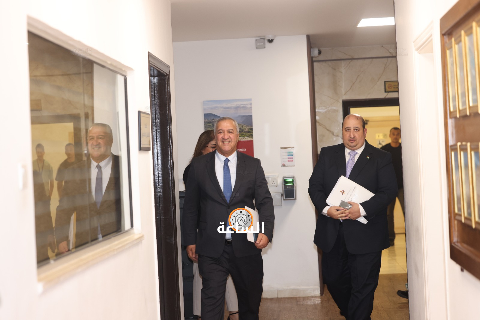 Madar Al-Saa Images 0.05420438632125568