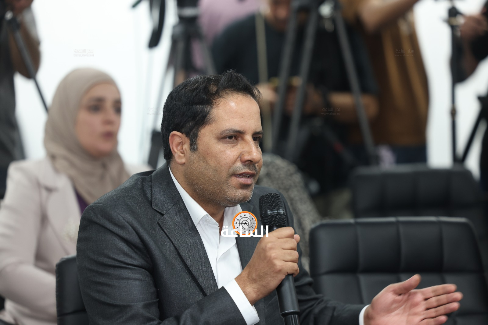 Madar Al-Saa Images 0.4283551507224115