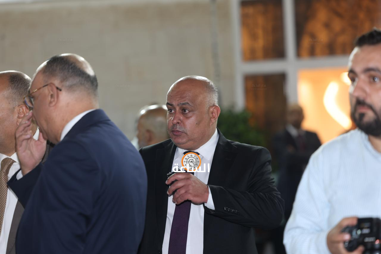 Madar Al-Saa Images 0.7681518342969814