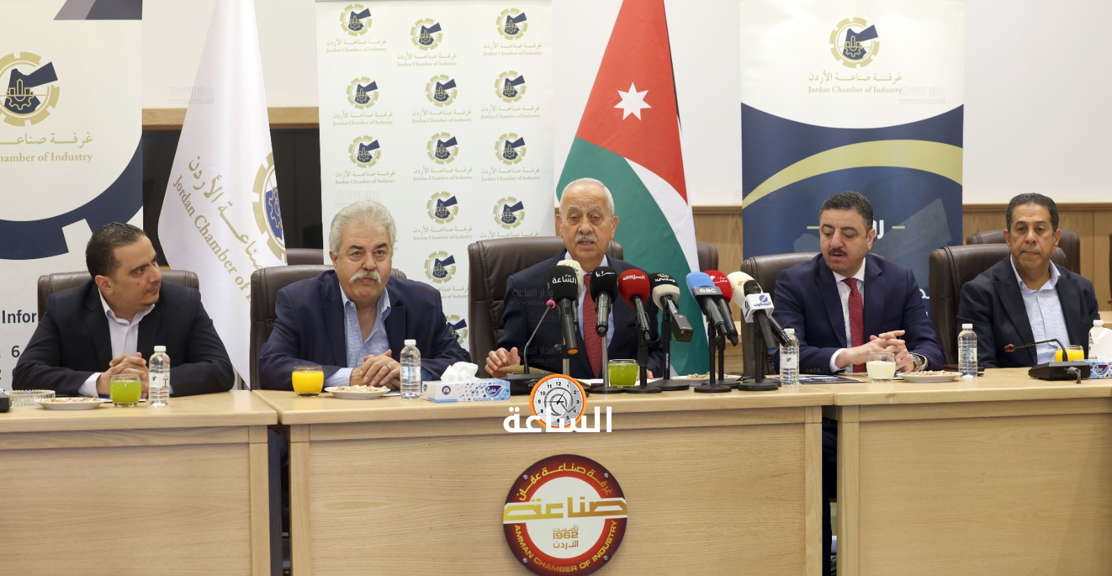 Madar Al-Saa Images 0.0435184230835316
