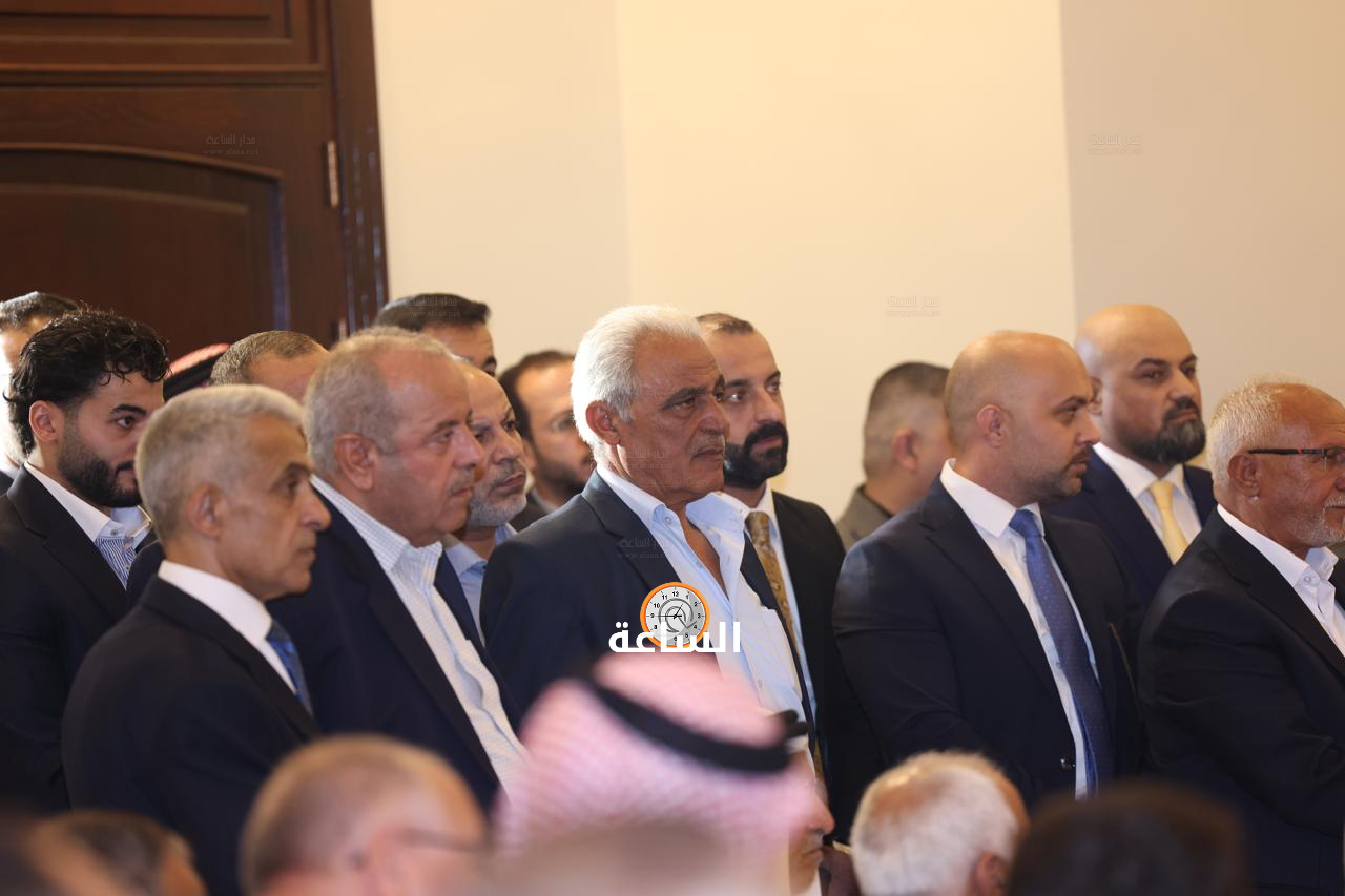 Madar Al-Saa Images 0.4104131386799783