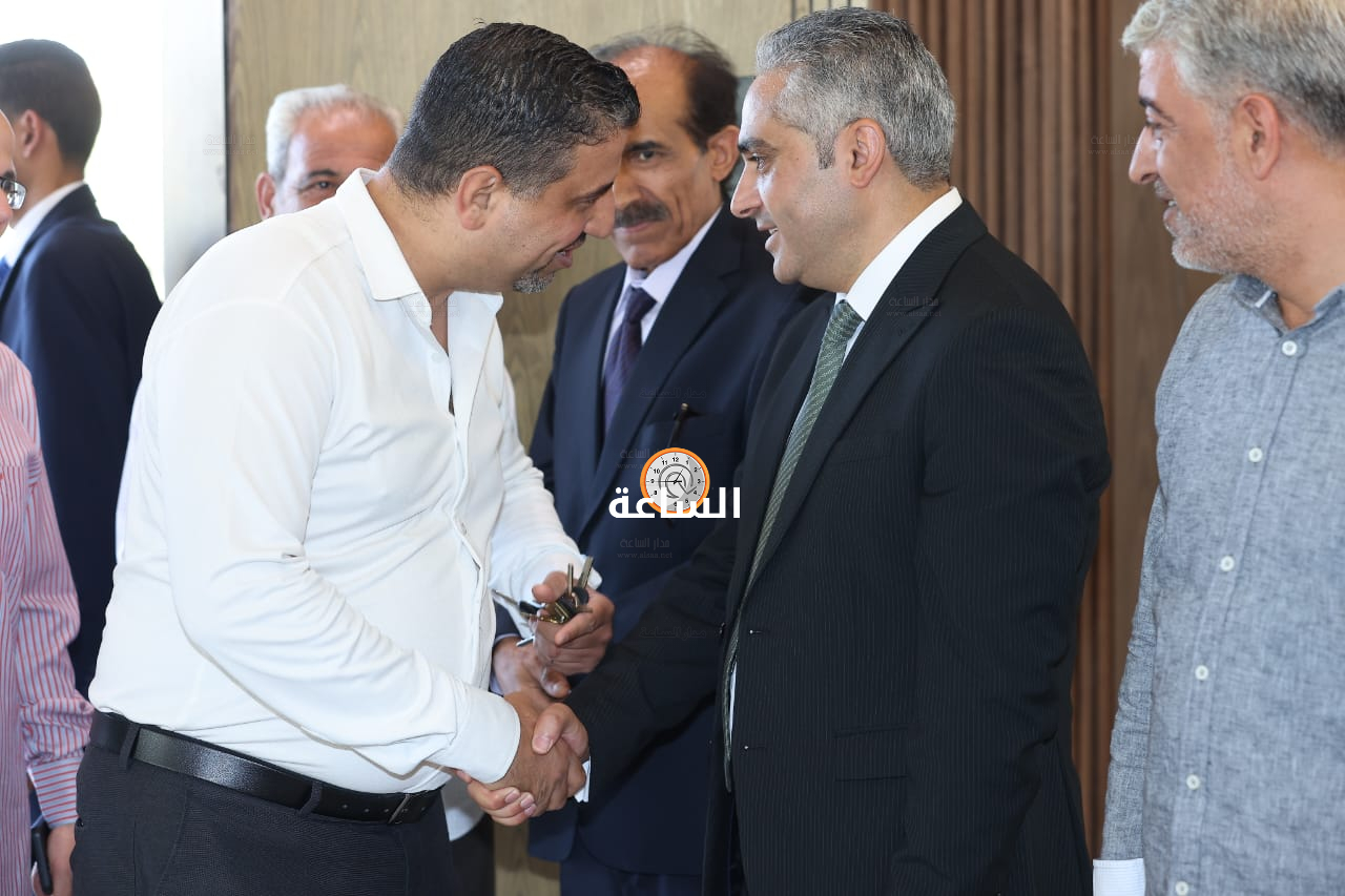 Madar Al-Saa Images 0.557117452762801
