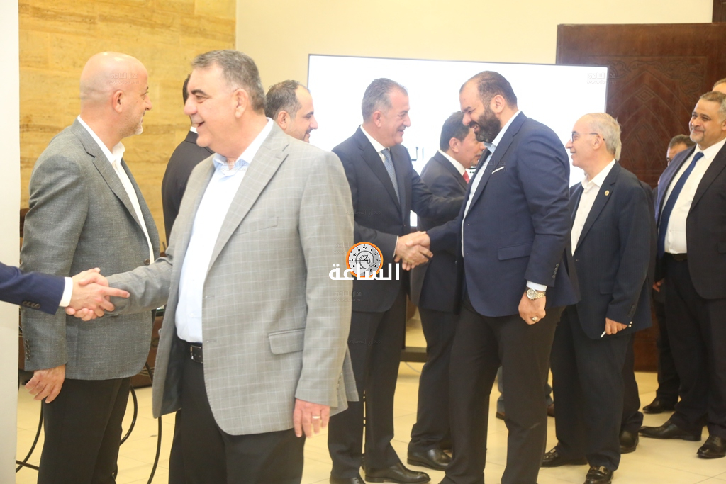 Madar Al-Saa Images 0.42438744840371667