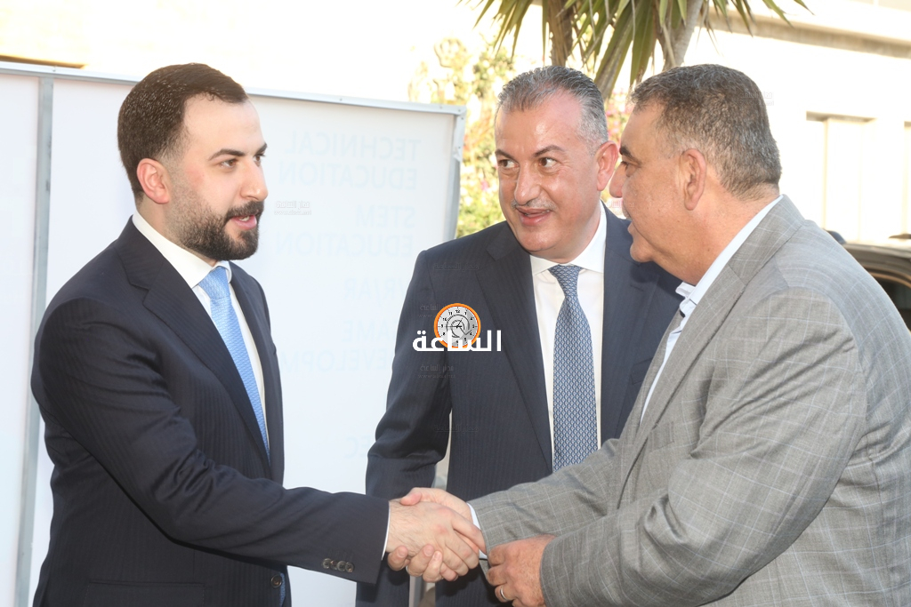 Madar Al-Saa Images 0.18655352492442367