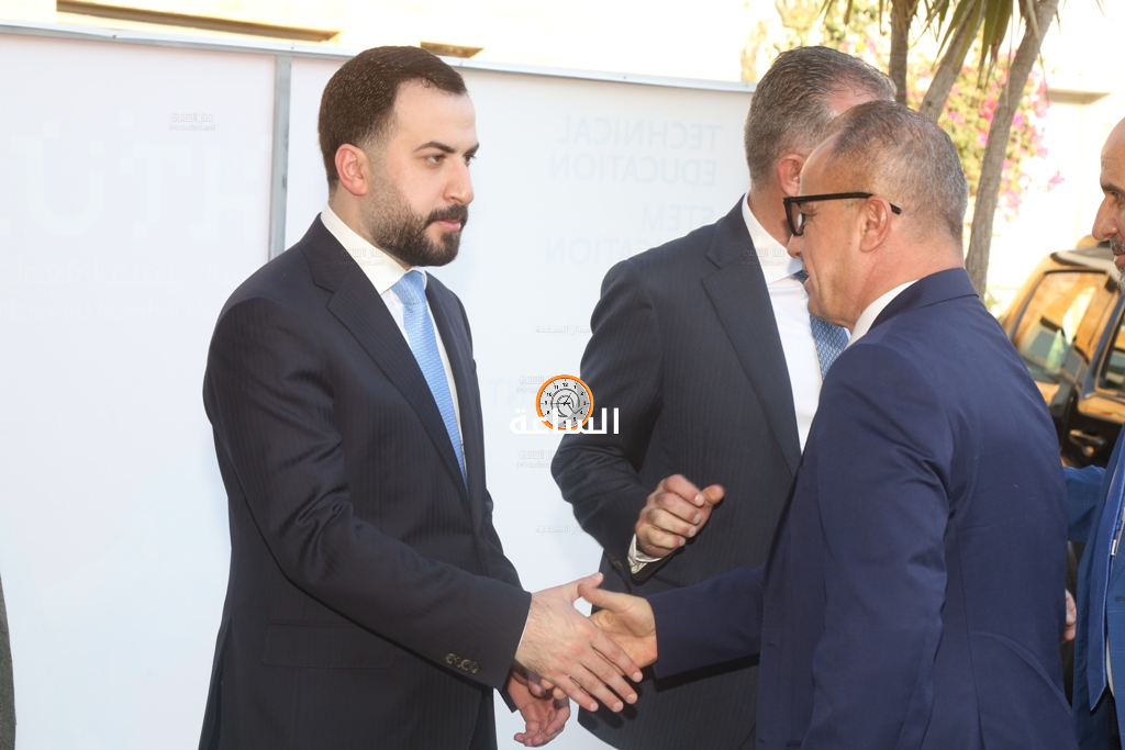 Madar Al-Saa Images 0.7373532800472515